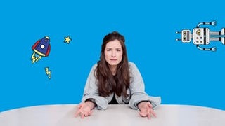 Die Host des Podcasts "Fakt ab! Eine Woche Wissenschaft": Julia Nestlen