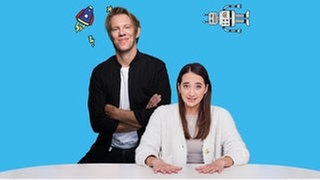 Sina Kürtz, die Host des Podcasts "Fakt ab! Eine Woche Wissenschaft" und Simon Gosejohann