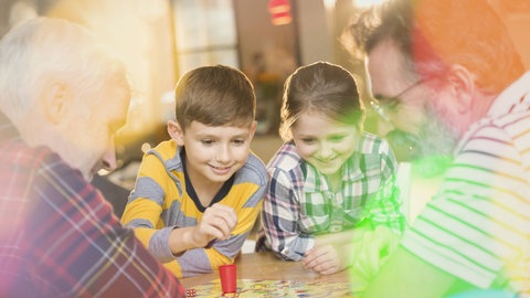 Väter stellen Kindern mehr W-Fragen als Mütter, also: Wer? Was? Warum?