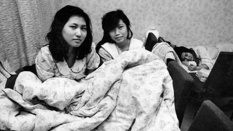 Vertragsarbeiterinnen aus Vietnam 1988 in ihrer Unterbringung im Bezirk Dresden. Die meisten Vertragsarbeiter kamen aus Vietnam und Mosambik in die DDR.