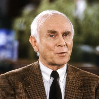 Loriot (1923 - 2011), bürgerlich Vicco von Bülow, war ein vielseitiger deutscher Humorist