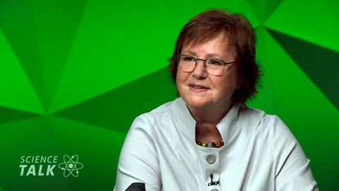Ute Mackenstedt ist Zecken-Expertin und spricht im Science Talk unter anderem über die Hyalomma Zecke.