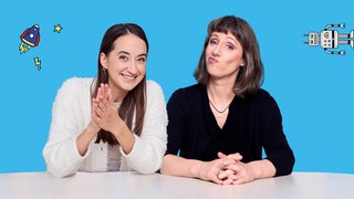 Die Hosts der Podcasts "Fakt ab! Eine Woche Wissenschaft", Sina Kürtz und Charlotte Grieser