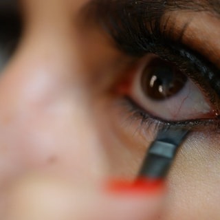 Aktuell arbeitet die EU-Kommission an einem Gesetzentwurf zu einem PFAS-Verbot in der EU. 