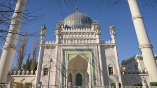 Moschee in der Brienner Straße in Berlin-Wilmersdorf: Die deutschen Moscheen sind vielfältig – von liberal bis radikal. Woher sie ihr Geld haben, ist oft undurchsichtig. Das erschwert Behörden den Kampf gegen Islamisten. 