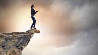 Menschen reagieren sehr sensibel auf das Gefühl, machtlos, hilflos und ausgeliefert zu sein. 