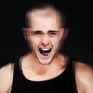 Männer sind am Anfang einer Depression häufig aggressiv, reizbar, wütend, neigen zu riskantem Verhalten. Die Krankheit wird daher oft nicht erkannt, wenn "typische" Zeichen wir Antriebslosigkeit und Traurigkeit fehlen.