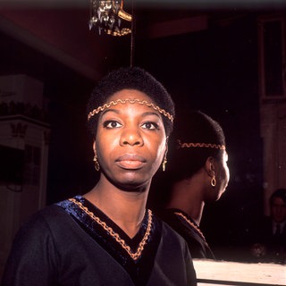 Die US-amerikanische Pianistin, Sängerin und Komponistin Nina Simone hinterließ ein bemerkenswertes musikalisches Erbe