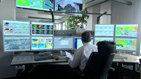 Mit Künstlicher Intelligenz können Wettervorhersagen künftig im Minutentakt neu berechnet werden. Schon jetzt übertreffen erste KI-Modelle die klassischen Wettervorhersagen. Symbolbild: Daten