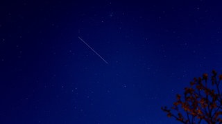 Sternschnuppen am Nachthimmel, tags: 