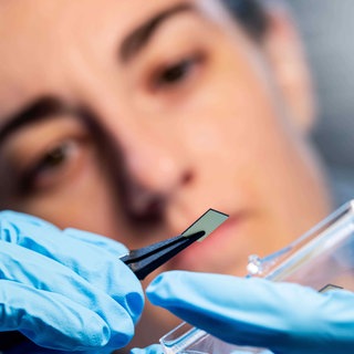 Mit Licht Rechnen - Das Unternehmen Quant aus Stuttgart stellt Chips her, die mit Photonen rechnen