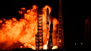 Die Schwerlastrakete "New Glenn" von Blue Origin, dem Weltraumunternehmen von Jeff Bezos, ist heute zum ersten Mal gestartet.