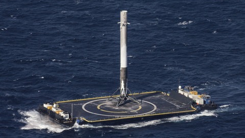SpaceX gelang es bereits hunderte Male, die erste Stufe der "Falcon 9" Rakete zu landen und dann wiederzuverwenden. Blue Origin glückte das heute nicht.