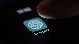 Das Bild zeigt das CHAT-GPT Icon auf einem Smartphone.