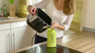 Überschüssiges Speiseöl kann in speziellen Flaschen gesammelt werden.