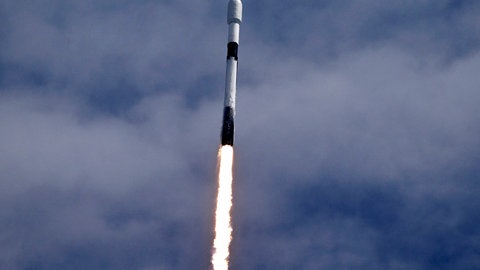 Start einer Falcon 9 Rakete, tags: Privatmission All deutsche Astronautin fliegt 