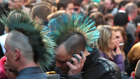 In Deutschland gibt es auch im europaweiten Vergleich immer noch viele junge Menschen, die die Schule vorzeitig abbrechen. Was sind die Ursachen?, Demo Berlin zum 1. Mai