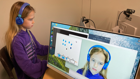 Die KI trackt die Augenbewegungen der Schüler. So lernt sie, an welchen Stellen in einer Aufgabe Verständnisprobleme auftreten.