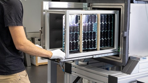 Satellit, tags: Frauenhofer-Institut Satellit Freiburg All Rakete