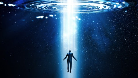 Wir würden den Menschen beim Beamen töten; er wäre als Lebensform in dem Moment nicht mehr existent. Könnten wir die die Natur so überlisten, dass wir einen Menschen zerlegen und irgendwo wieder neu erschaffen?