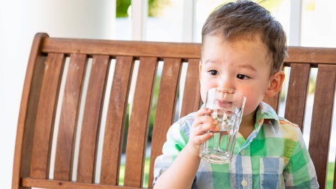 Unser Körper braucht nicht nur Wasser, sondern auch Salz. Und das Verhältnis zwischen beiden muss stimmen.