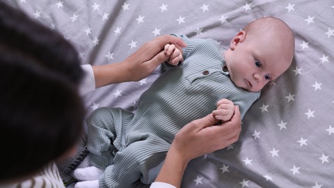 Babys lernen von Menschen in ihrer Umwelt