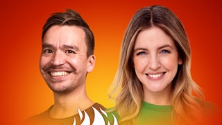 Jennifer Sieglar und Bob Blume auf dem Podcast-Cover von "Die Schule brennt – Mit Bob Blume"