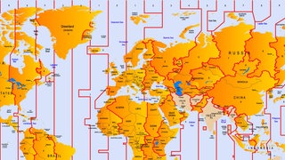 In Deutschland gibt es nur eine Zeitzone fürs ganze Land. Im Winter gilt die Mitteleuropäische Zeit (MEZ), im Sommer die Mitteleuropäische Sommerzeit (MESZ). Aber die Sonne erreicht nicht überall gleichzeitig ihren Höchststand. 