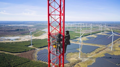 Energiepark Schipkau in Brandenburg: Hier wird 2025 der weltgrößte Windmessturm mit einer Höhe von 300m errichtet. Mit diesem Turm wird die Windausbeute am Standort und in der Höhenlage ermittelt. 