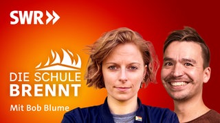 Lisa Niendorf und Bob Blume auf dem Podcast-Cover von "Die Schule brennt – der Bildungspodcast mit Bob Blume"