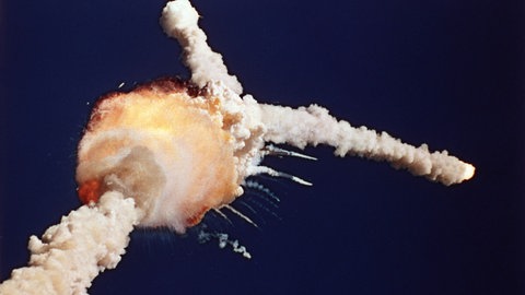 Dieses Archivfoto vom 28. Januar 1986 zeigt die Explosion der Raumfähre Challenger kurz nach dem Start vom Kennedy Space Center in Cape Canaveral, Florida.