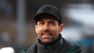 Sven Hannawald, hier 2026 in Bischofshofen, hatte 2002 die Vierschanzentournee gewonnen und litt danach unter dem Burn-out-Syndrom, das er überwinden konnte. Inzwischen wird mentales Training im Profisport ähnlich ernst genommen wie körperliche Fitness.