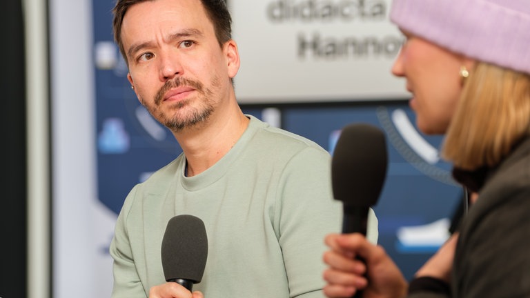 Bob Blume und Saskia Niechzial bei der didacta 2026