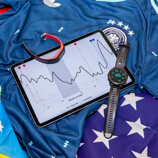 Forschende der Universität Bielefeld erfassen anhand von Smartwatch-Daten bei der WM, wie Fußball das Herz bewegt.