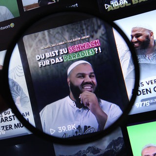 TikTok-Account des Salafistenpredigers Abul Baraa. Dort hat der gebürtige Libanese über 100.000 Follower: Islamisten treten im Internet gezielt mit Jugendlichen in Kontakt. Ihr Ziel: junge Menschen für ihre extremistische Ideologie gewinnen. 