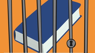 Buch hinter Gittern (Symbolbild): Verwüstete Buchregale in Bibliotheken, rechte Demonstranten, die Lesungen stören, politisch motivierte Buchverbote – Fachleute sprechen von einem neuen Kulturkampf gegen die Literatur. Wie reagiert die Buchbranche?