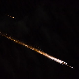 Wiedereintritts des Orbital Cygnus 2 bei Dunkelheit