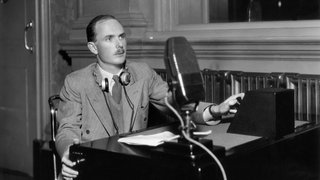 Das Bild zeigt Tom Chalmers in den Vorkriegsjahren bei BBC Belfast (25071938 ©BBC)