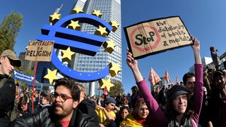 Occupy-Wall-Street-Proteste am 15.10.2011 in FrankfurtMain