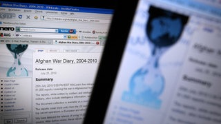 Zwei aufgerufene Websites von Wikileaks, die sich auf geheime Dokumente zum Afghanistankrieg beziehen, aufgenommen am 26.7.2010). Eine Sammlung von 90 000 überwiegend geheimen Afghanistan-Militärdokumenten offenbart das Wiedererstarken der radikalislamischen Taliban im Krieg gegen die ISAF-Schutztruppe.