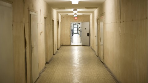 Zellen in der Gedenkstätte Berlin-Hohenschoenhausen, ehemalige Haftanstalt der Staatssicherheit (Stasi) der DDR