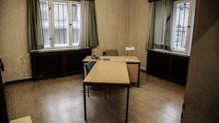 Verhörraum im Stasi-Gefängnis Hohenschönhausen
