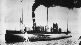 Handels-U-Boot "Deutschland" 1916 in den USA 1916. Mit dem Boot unterlief Deutschland im Ersten Weltkrieg die Seeblockade der Alliierten. Das Handels-U-Boot stand unter dem Kommando des ehemaligen Lloydkapitäns Paul König.