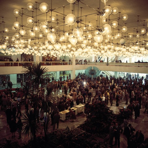 "Erichs Lampenladen" anlässlich des IX. Parteitags der SED im Palast der Republik im Mai 1976