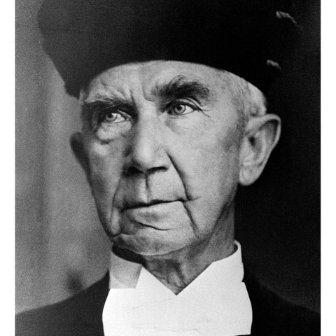 Hermann Höpker-Aschoff (1883 - 1954), Jurist, Politiker und von 1951 bis 1954 erster Präsident des Bundesverfassungsgerichts