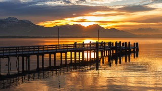 Dampfersteg, Alpenpanorama, Chiemsee, Sonnenuntergang