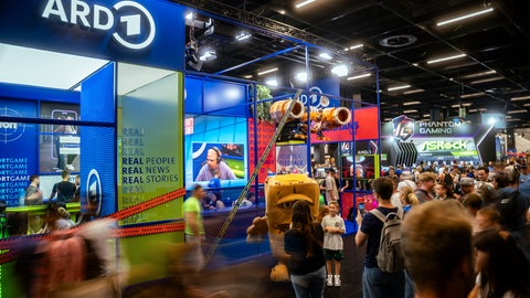 Im August 2024 präsentierte die ARD erstmals ihr Angebot auf der Gamescom in Köln – der weltgrößten Messe für Computer- und Videospiele. © SWRTim Bachmann
