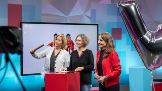 Staffelübergabe Susanne Werling, Claudia Deeg und Anika Keil (v.l.n.r.)