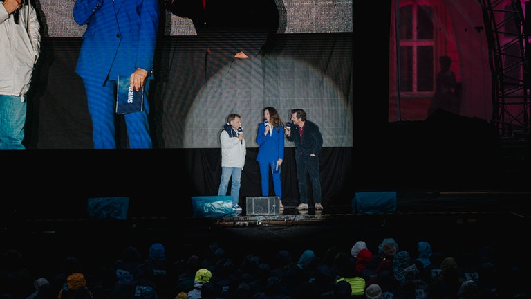 Die große SWR Tatort Premiere „Lass sie gehen“ auf der Stuttgarter Schlossplatz.