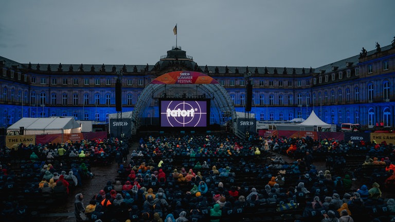 Die große SWR Tatort Premiere „Lass sie gehen“ auf der Stuttgarter Schlossplatz.